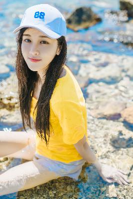 老婆出差闺蜜来家住几天