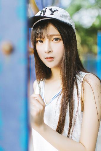 老婆出差闺蜜来家住几天